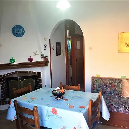 Lionas Seaside Retreat