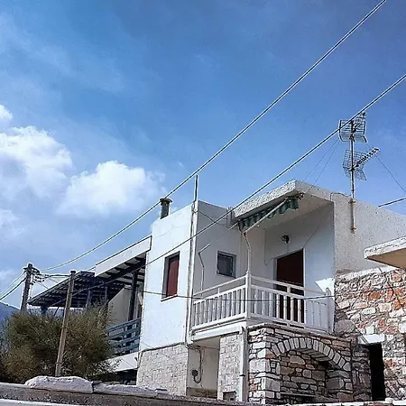 Lionas Seaside Retreat